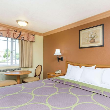 Super 8 By Wyndham Azusa Εξωτερικό φωτογραφία